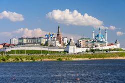 Il fiume Kazanka e il centro storico di Kazan' in Russia. - © RAndrei / Shutterstock.com