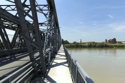 Il fiume Po ad Ostiglia in provincia di Mantova, Lombardia