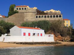 Il Forte de Sao Clemente  sulla spiaggia di Vila nova de Milfontes, Alentejo (Portogallo)