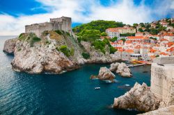 Il Forte Lovrijenac a Dubrovnik, Croazia: è la più alta e stupefacente fortificazione della città di Ragusa. Interamente ricostruita dopo il terremoto del 1667, viene chiamata ...