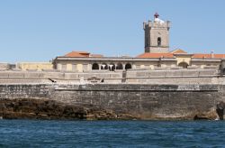 Il forte Sao Juliao da Barra a Oeiras, Portogallo.  E' il più grande e completo complesso di difesa militare in stile Vauban del Portogallo.
