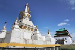 Il Gandan Monastery a Ulan Bator, Mongolia. Questo monastero buddhista tibetano fu fondato nel 1835 e chiuso dai comunisti nel 1938. Nel '44 è stato però riaperto ed è ...