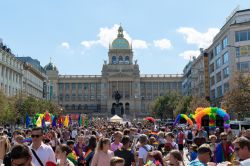 Il Gay Pride di Praga in piazza San Venceslao - © Anna Schlosser / Shutterstock.com