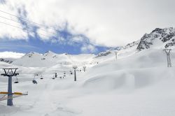 Il ghiacciaio Presena, sopra al Passo del Tonale. Da qui parte la pista Paradiso. Oggi la seggiovia è stata sostituita da una moderna cabinovia.