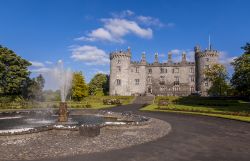 Il grande castello di Kilkenny in Irlanda.