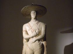 Il Guerriero di Capestrano al Museo Archeologico Nazionale d'Abruzzo a Chieti - © Elisa Triolo - CC BY-SA 2.0, Wikipedia