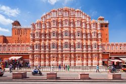 Il Hawa Mahal o Palazzo dei Venti, una delle attrazioni di Jaipur in India