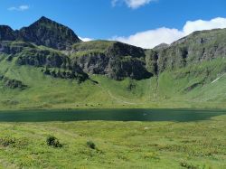 Il lago di Cadagno nella Svizzera Italiana