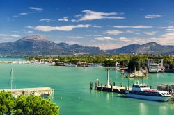 Il lago di Garda e Peschiera del Garda, Veneto.
