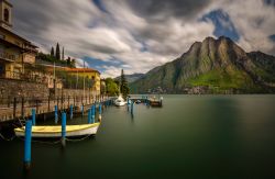 Il lago di Iseo fotografato da Riva di Solto in Lombardia