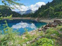 Il lago di Tremorgio in Svizzera, siamo nel Canton Ticino