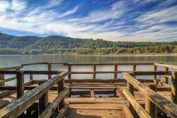 L'imbarcadero del Lago Grande di Monticchio in Basilicata - © Gianluca Foto/ Shutterstock.com