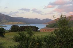 Il Lago Lerno in Sardegna, nei prezzi di Pattada - © Gianni Careddu, CC BY-SA 4.0, Wikipedia