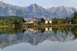 Il lago Wildsee  a Seefeld nel Tirolo in Austria