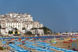 Il lido cittadino a Rodi Garganico in estate. Siamo sulla spiaggia di levante