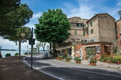 Il lungolago di Passignano sul Trasimeno in Umbria  - © Celli07 / Shutterstock.com