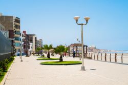 Il lungomare di Pimentel in una bella giornata di sole, Chiclayo, Perù.
