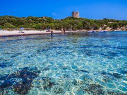 Il mare calmo e cristallino di Costa Rei nel sud della Sardegna - © Diego Fiore / Shutterstock.com