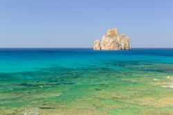 Il mare di Nebida e il Faraglione del Pan di Zucchero in Sardegna