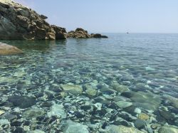 Il mare limpido della Riviera del Beigua nei ...