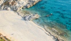 Il mare limpido di Capo Vaticano, ideale per fare snorkeling in Calabria