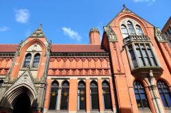 Il Margaret Street Campus a Birmingham, Inghilterra. A fondare l'università della città fu nel 1900 la Regina Vittoria grazie anche all'interesse del primo cancelliere ...