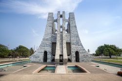 Il mausoleo Kwame Nkrumah nella città di Accra, Ghana. Qui sono sepolti il primo presidente del paese e la consorte Fathia.
