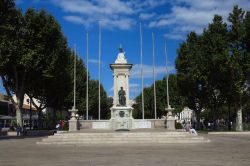 Il Memoriale ai caduti della Guerra a Narbona, Occitania, Francia   - © BAO-Images Bildagentur / Shutterstock.com