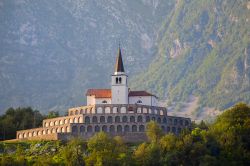 Il memoriale delle vittime della Grande Guerra a Caporetto in Slovenia.