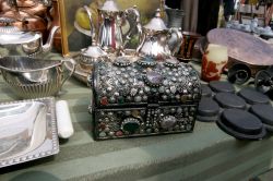 Il mercato delle Pulci e antiquariato, Dentro il Baule a Latisana in Friuli


