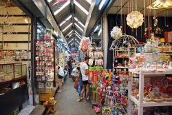 Il mercato di Chatuchak a Bangkok, il più grande e popolare mercato della capitale della Thailandia - © LennonLand / Shutterstock.com