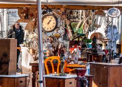 Il mercato Vintage e delle Pulci a Gorizia in Friuli Venezia GIulia - © Elena.Katkova / Shutterstock.com