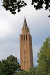 Il moderno campanile della chiesa di San Giovanni Battista a Jesolo, Veneto.



