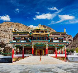 Il monastero buddhista a Kaza, Spiti Valley, Himachal Pradesh, India. In questa cittadina dell'Himachal Pradesh, capoluogo della remota valle dello Spiti, si trova uno dei luoghi di culto ...