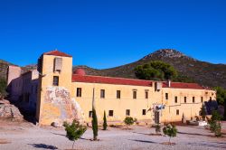 Il monastero di Gouvenrnetou a Chania, isola di Creta. Dedicato alla Signora degli Angeli, questo monastero è stato costruito durante il periodo veneziano nel 1548 - © serg_dibrova ...