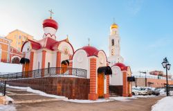 Il monastero di Iversky a Samara, Russia. Questo convento femminile venen fondato nel 1850 offrendo rifugio a oltre 500 suore sino al 1925 quando è stato chiuso e trasformato in alloggio ...