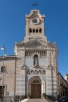 Il monastero di Santa Caterina a Adrano, provincia di Catania, Sicilia. La facciata è adornata sopra al portale d'ingresso da una fila di statue inserite in piccole nicchie; al di ...