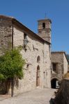 Il monastero di Sant'Antonio da Padova a Pennabilli, Emilia Romagna. Sorge ai piedi del castello di Billi di cui incorpora alcuni elementi. L'accesso è attraverso la porta delle ...