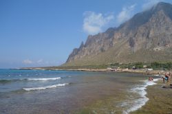 Il monte Cofano e la spiaggia di Cornino in Sicilia