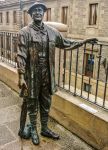 Il monumento a Celedon in Piazza della Vergine Bianca a Vitoria Gasteiz, Spagna.

