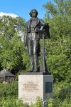 Il monumento a Mendelssohn a Dusseldorf, Germania. La scultura originale di Clemens Buscher fu inaugurata nel 1901 e tolta dai nazisti nel 1936. Solo nel Settembre 2012 è stata ricollocata ...