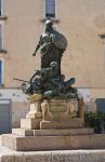 Il Monumento ai Caduti di Altamura nella Grande Guerra, Puglia. Opera di Arnaldo Zocchi, questo gruppo scultoreo si trova in piazza Zanardelli. E' formato da un basamento marmoreo su cui ...