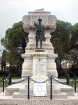 Il Monumento ai caduti di Cordenons - © SuperQuark -  CC BY-SA 3.0, Wikipedia