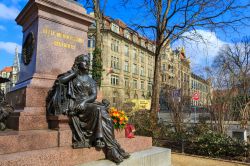 Il monumento scultoreo al compositore Felix Mendelssohn Bartholdy nella città tedesca di Lipsia - © Val Thoermer / Shutterstock.com