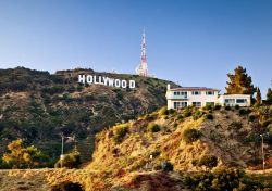 Il Mount Lee e la Scritta di Hollywood che forse sarà collegata a Los Angeles da una telecabina - © Andrey Bayda / Shutterstock.com