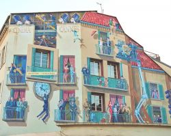 Il murales Cinema Cannes in Place Cornut-Gentille a Cannes