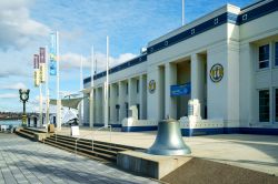 Il Museo della Storia e dell'Industria (MOHAI) a South Lake Union, Seattle, Washington. Ospita quasi 4 milioni di manufatti sulla storia di Seattle e della regione di Puget - © vewfinder ...