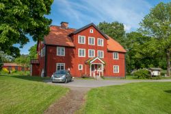 Il museo delle incisioni rupestri Himmelstalunds a Norrkoping, Svezia. Si tratta di un vecchio edificio termale risalente al XVIII° secolo - © Rolf_52 / Shutterstock.com