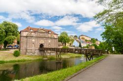 Il Museo di Storia di Breisach am Rhein, Germania. L'edificio ospita al suo interno oggetti, immagini e manufatti che ripercorrono 4 mila anni di storia - © 138504443 / Shutterstock.com ...