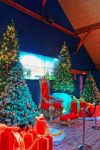 Il Natale a Martigny in Svizzera: la sedia di Babbo Natale- © Roman Babakin / Shutterstock.com